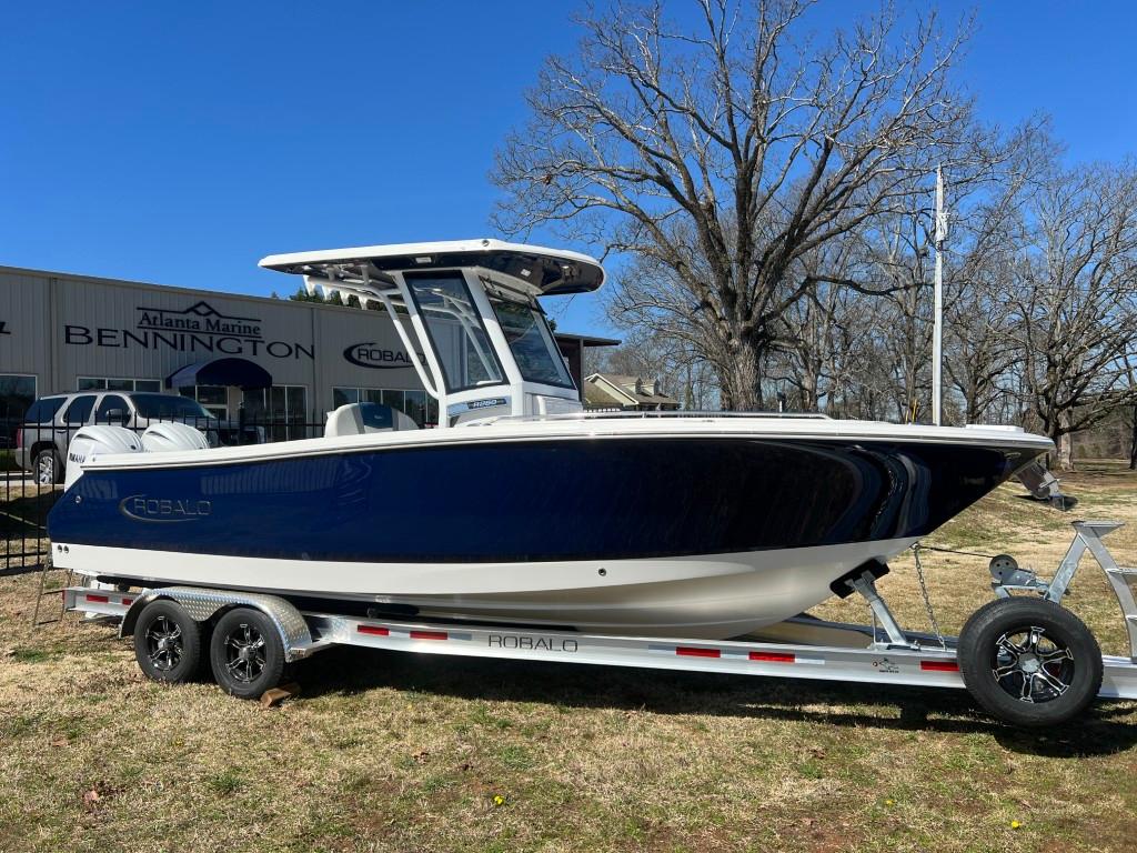 2025 Robalo 250 Center Console