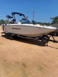 2022 MasterCraft XT24
