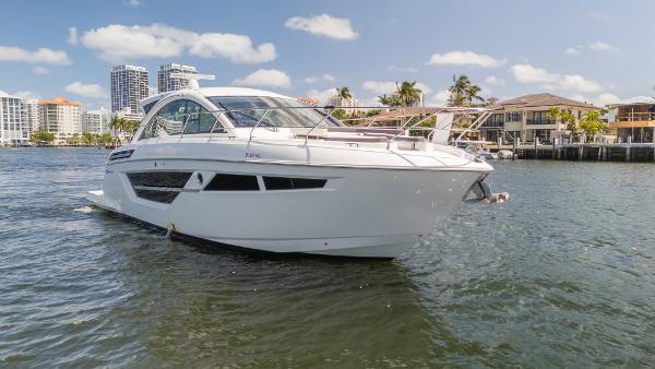 2018 Cruisers Yachts 50 Cantius
