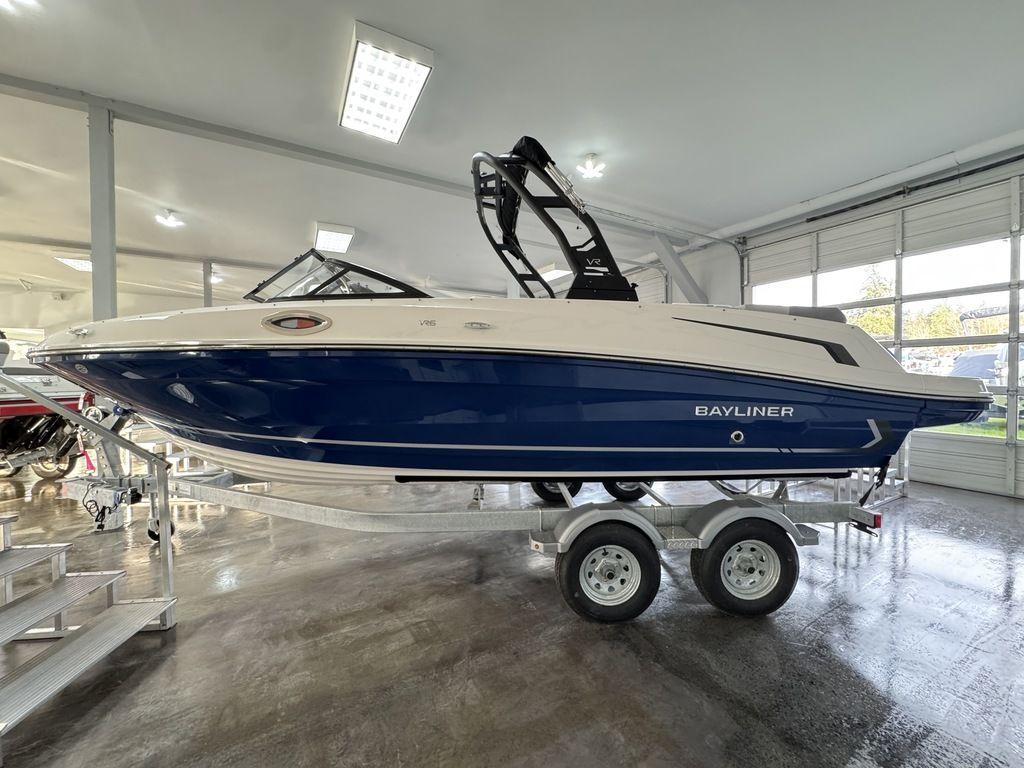 2025 Bayliner VR6 Bowrider I/O