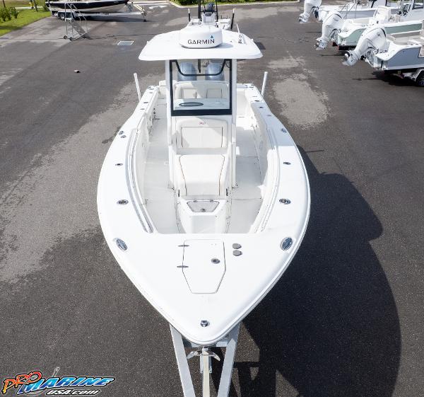 2022 Sea Hunt Gamefish 27 Coffin Box