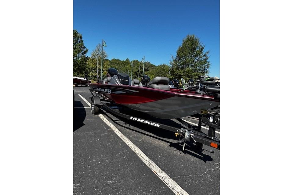 2026 Tracker Pro Team 175