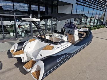 2025 Grand G580GLF PVC Black White