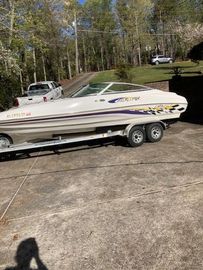 2003 Caravelle 232 Cuddy Interceptor