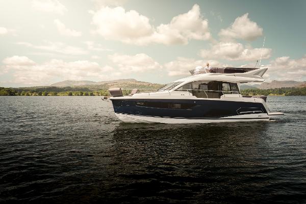 2023 Sealine F430
