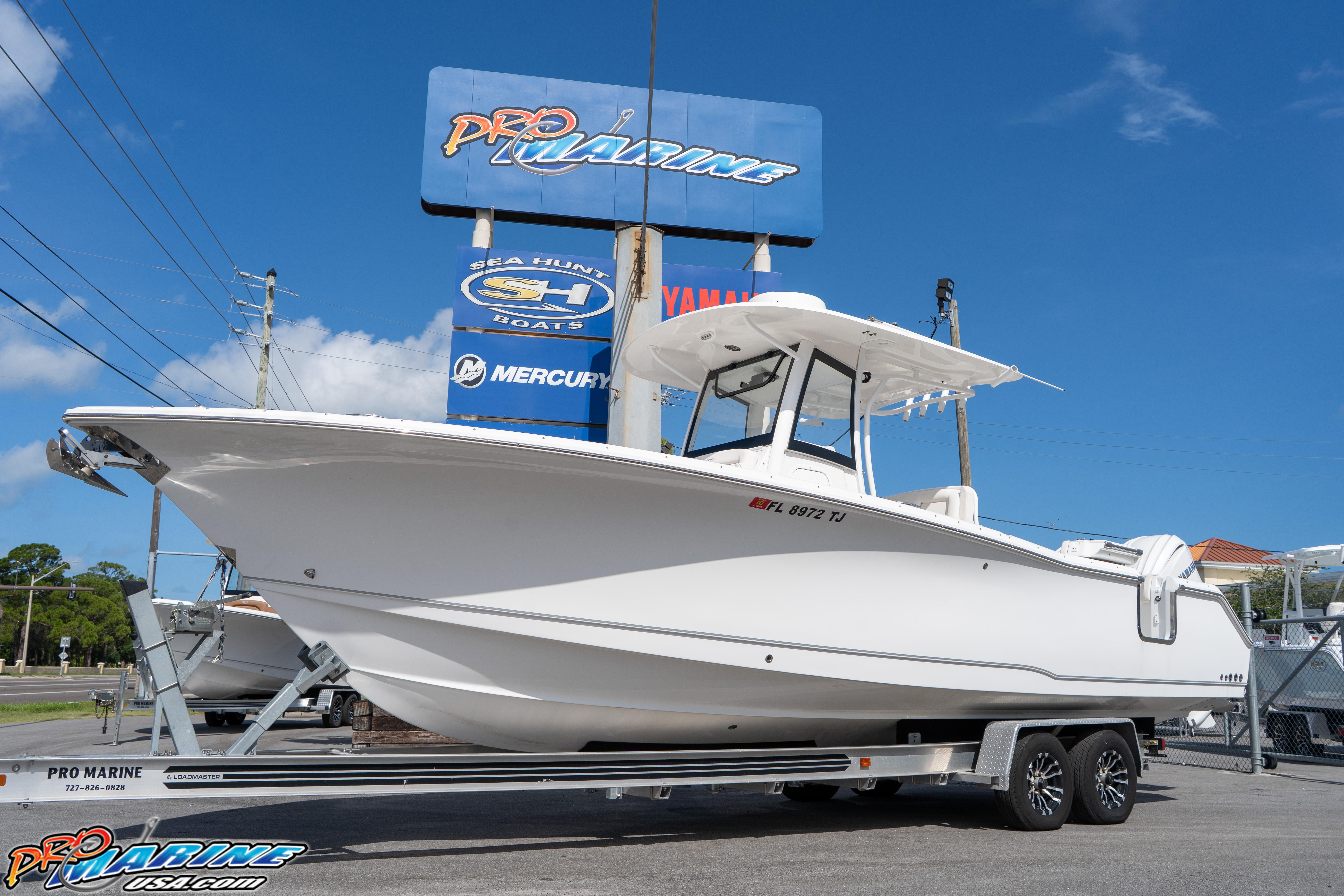 2023 Sea Hunt Gamefish 30 Coffin Box