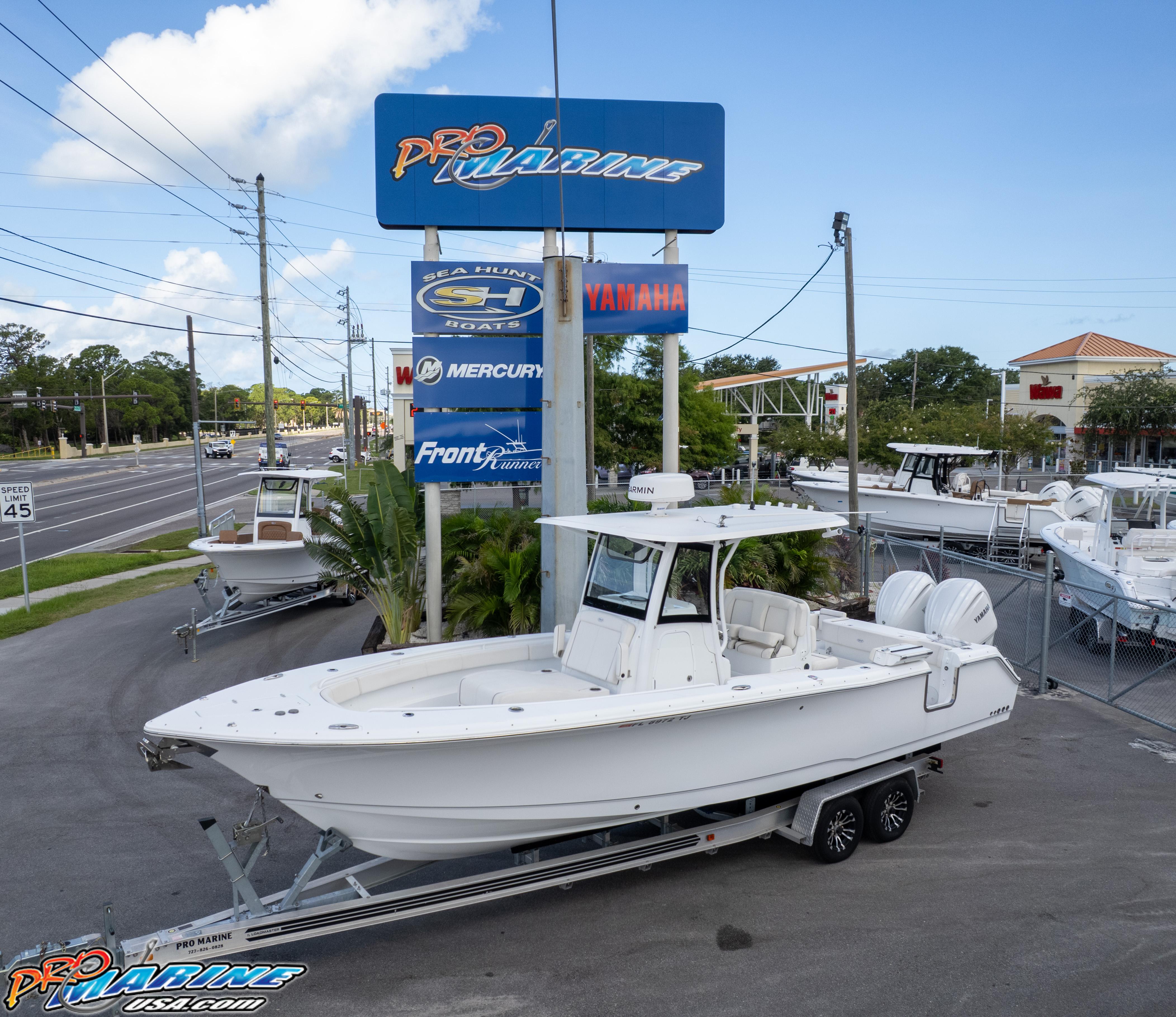 2023 Sea Hunt Gamefish 30 Coffin Box
