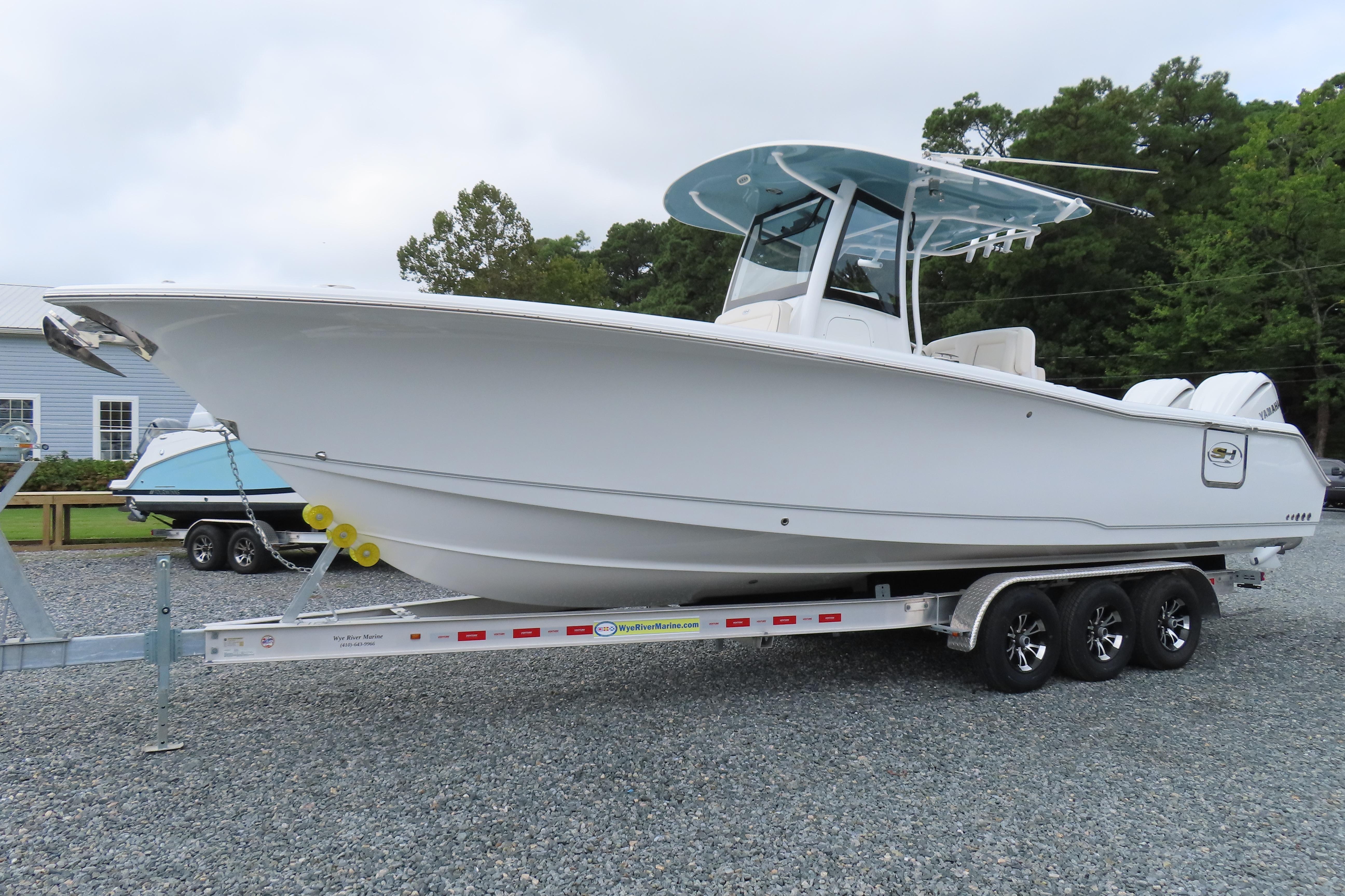 2024 Sea Hunt Gamefish 30 Coffin Box