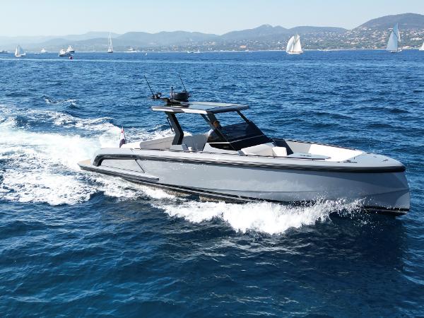 2023 Vanquish Yachts VQ40 Sports Line