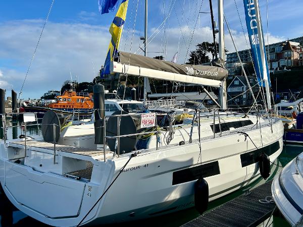 2025 Dufour 41