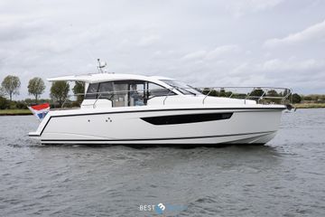 2016 Sealine C330