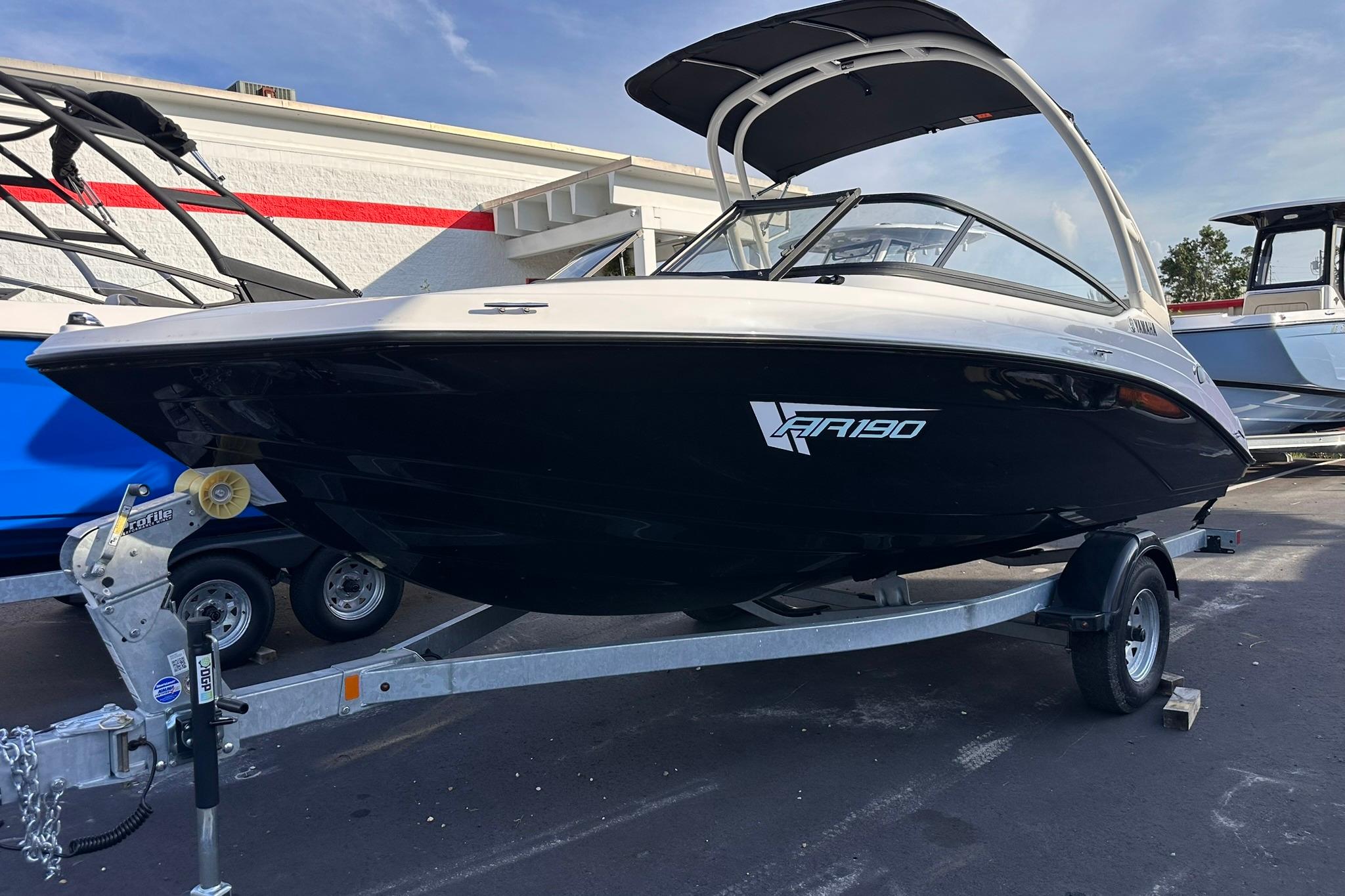 2025 Yamaha Boats AR190