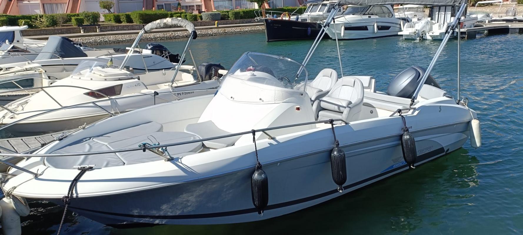 2012 Beneteau Flyer 650 Open S2