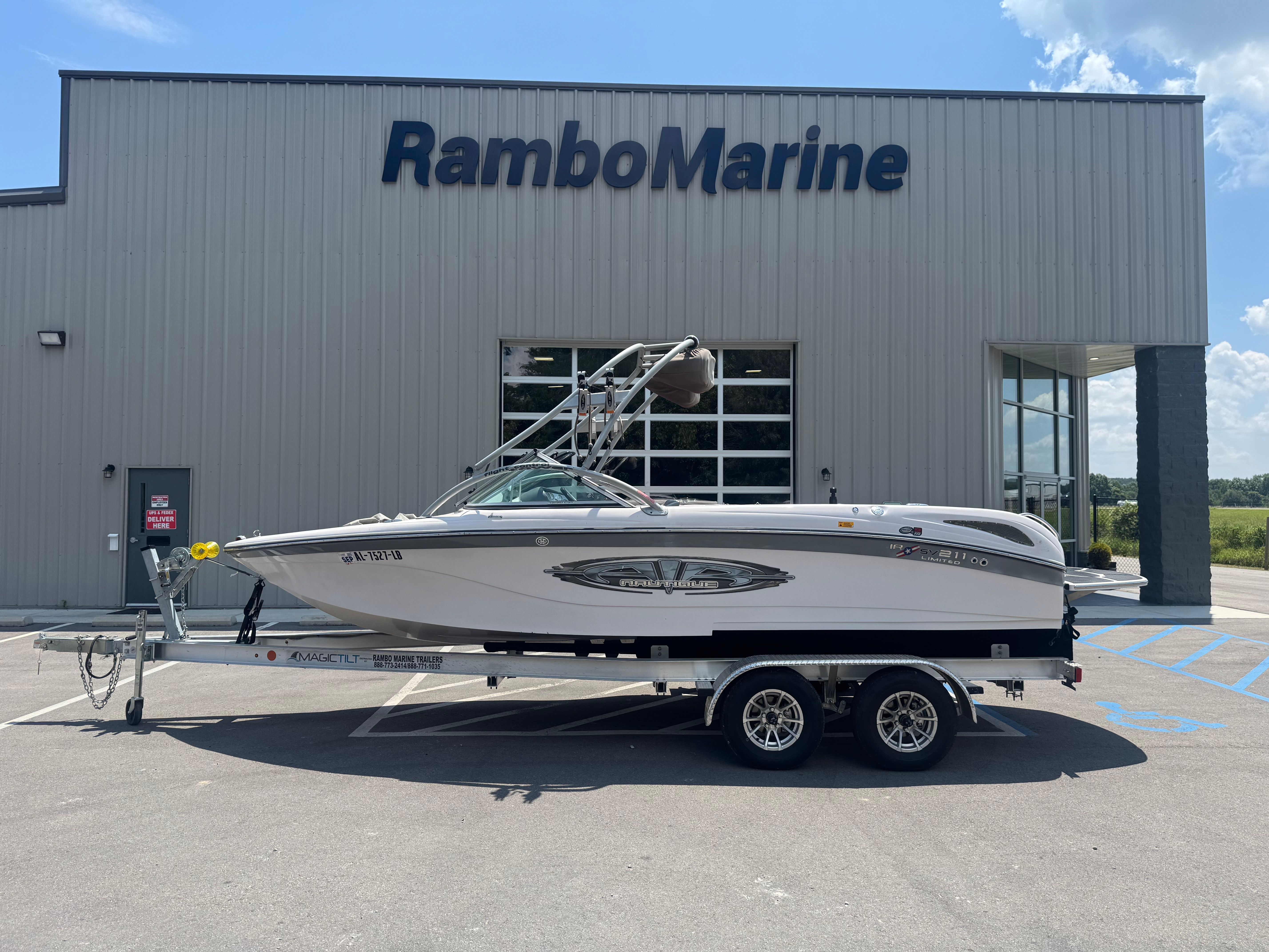 2004 Correct Craft Nautique SV211