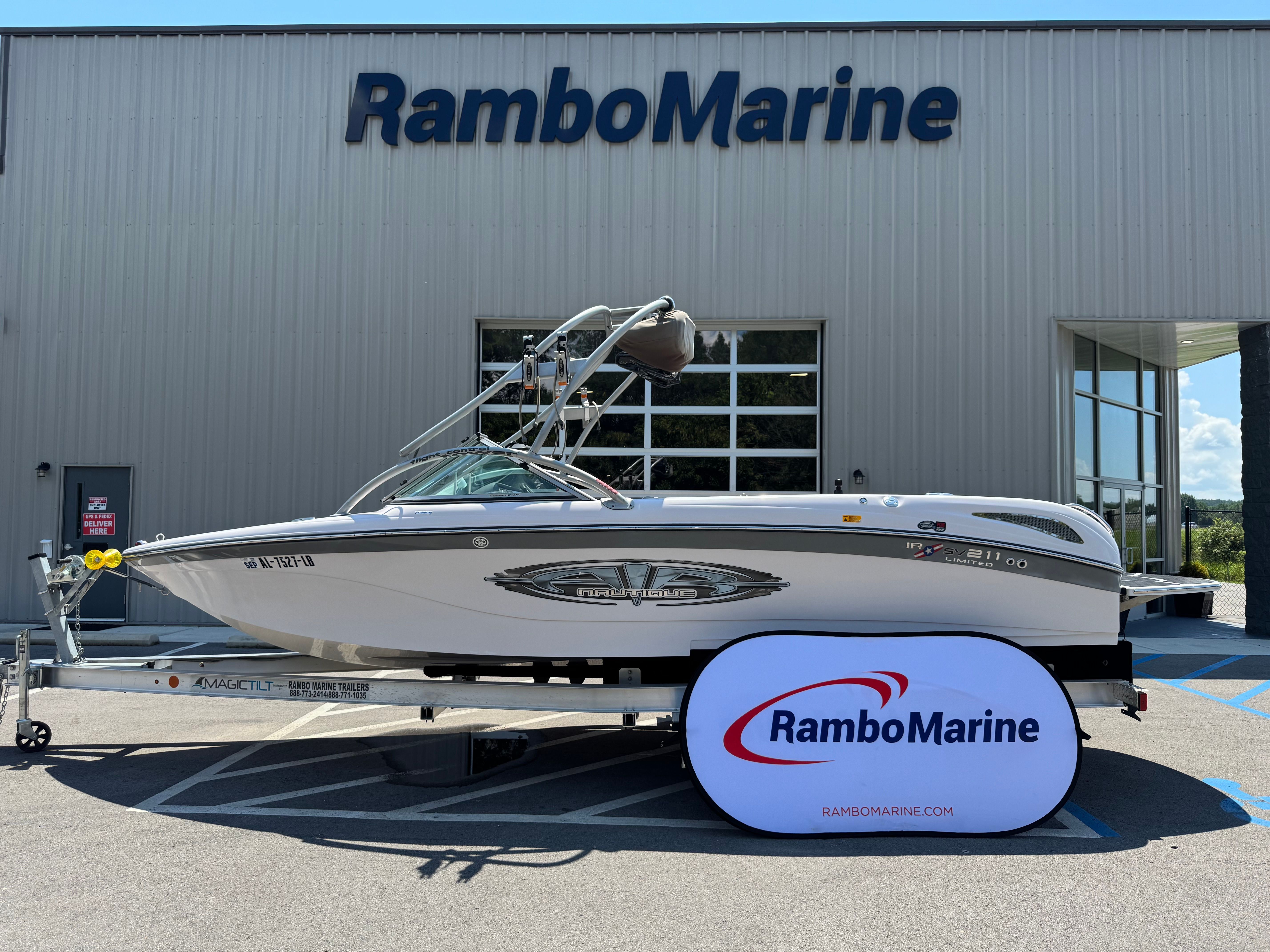 2004 Correct Craft Nautique SV211