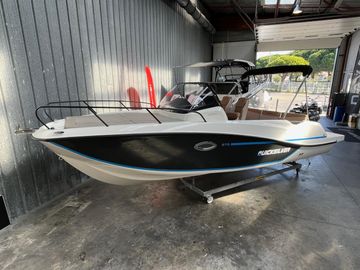 2025 Quicksilver Activ 675 Sundeck