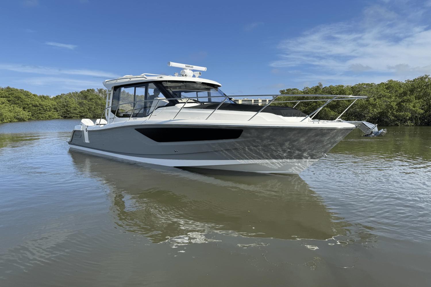 2025 Boston Whaler 365 Conquest