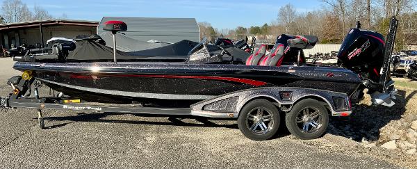 Ranger Z520R Ranger Cup Equipped 2023 Ranger Z520R Ranger Cup Equipped boat on trailer, parked outdoors.