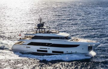 2025 Custom Line Navetta 33
