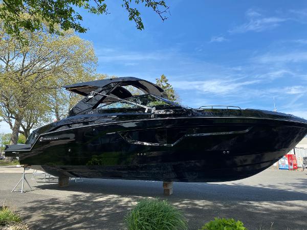 Cruisers Yachts 34 GLS SOUTH BEACH OB