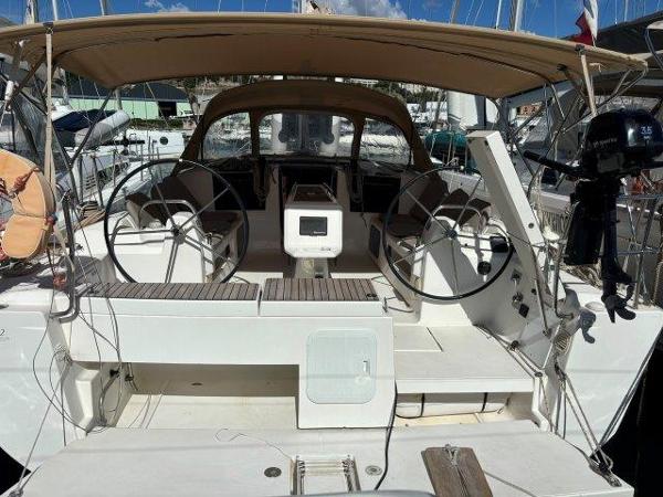 2019 Dufour 412