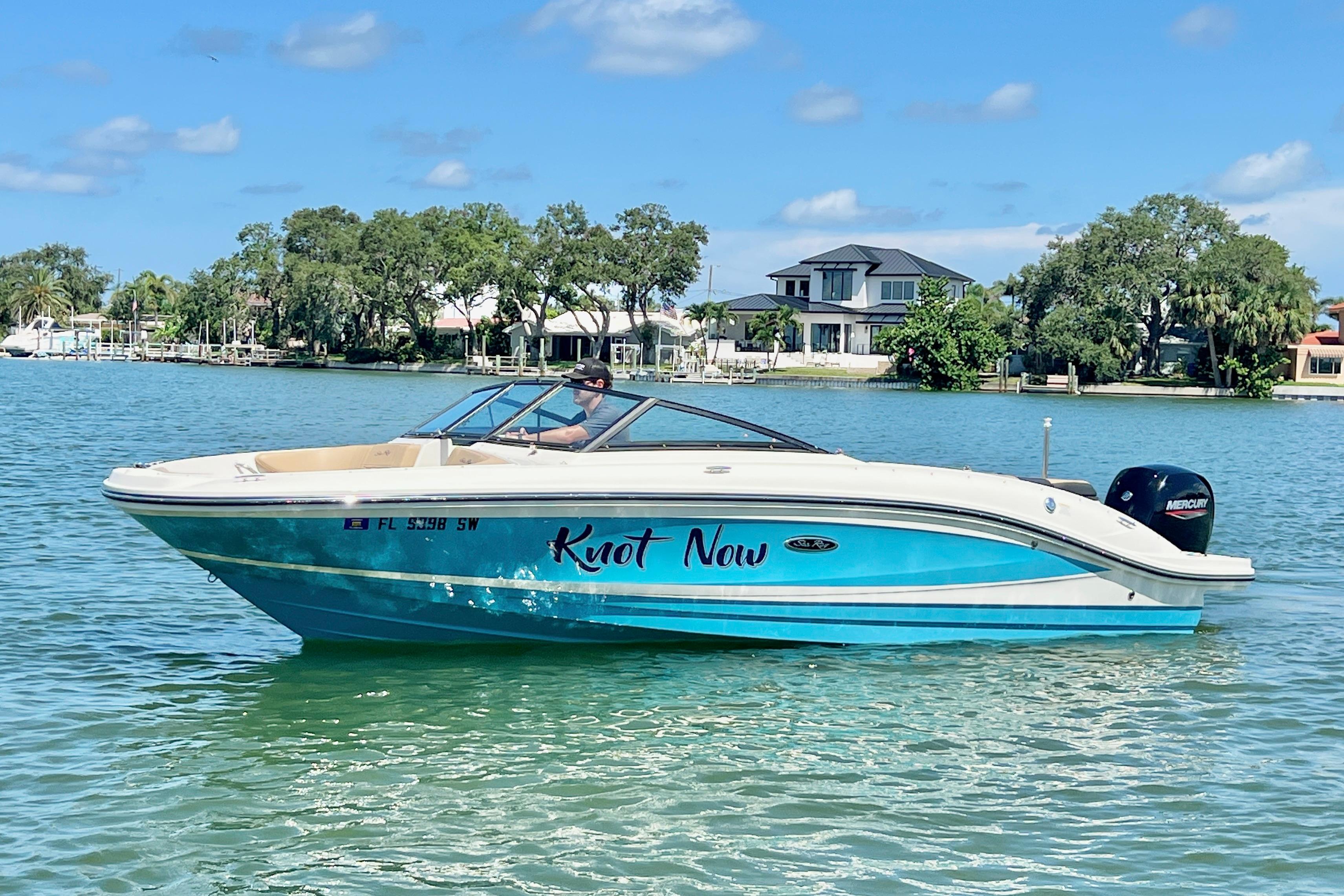 2021 Sea Ray SPX 210 Outboard