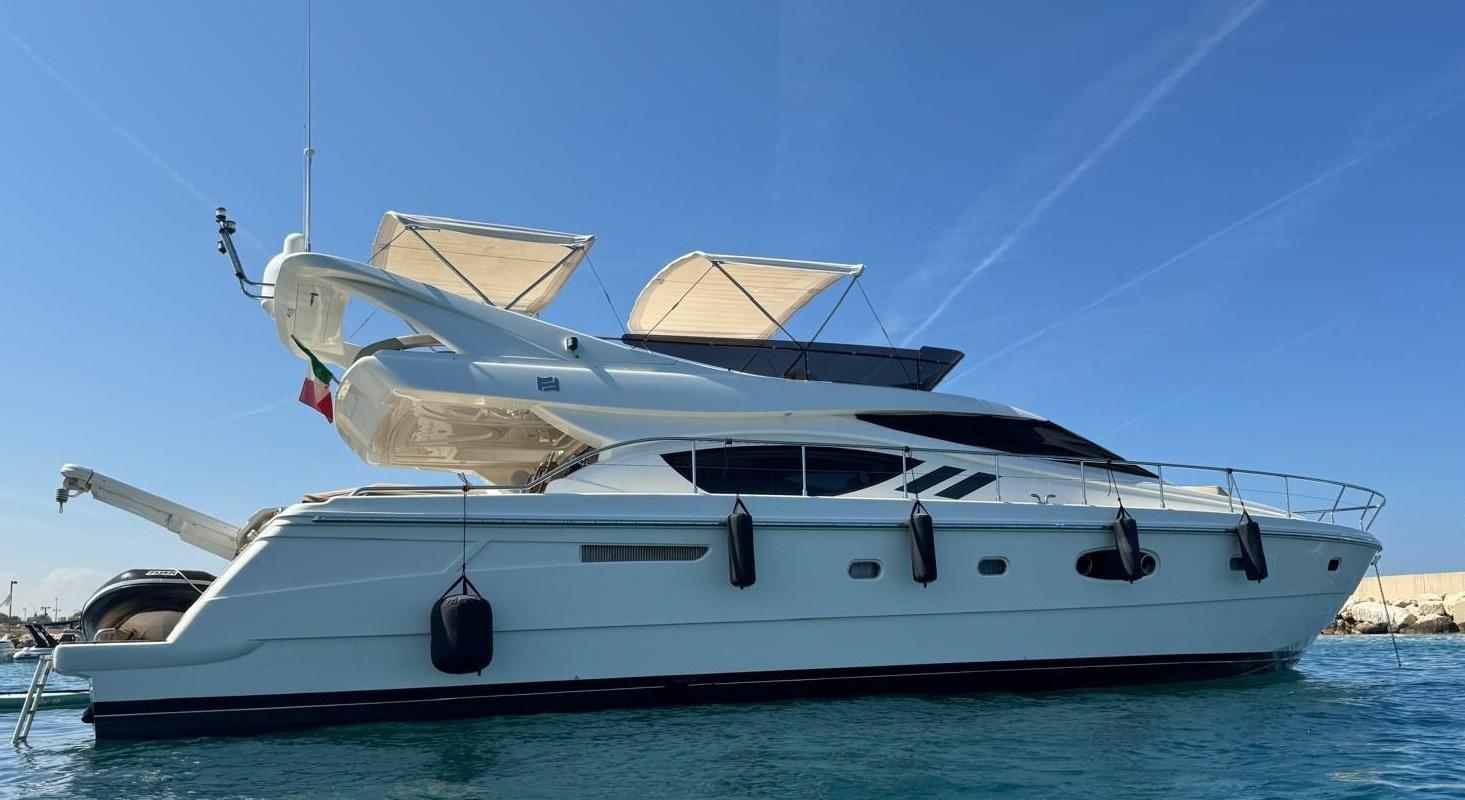 2005 Ferretti Yachts FERRETTI 550