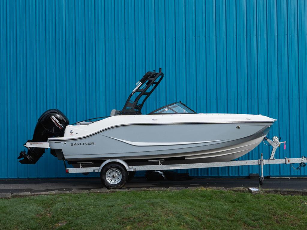 2025 Bayliner D20