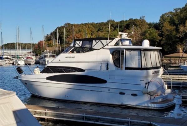 2001 Carver 466 Motor Yacht