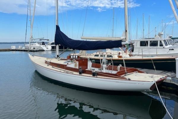 1997 Joel White Center Harbor 31 Sloop