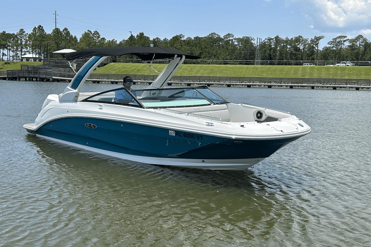 2023 Sea Ray SDX 250 Outboard