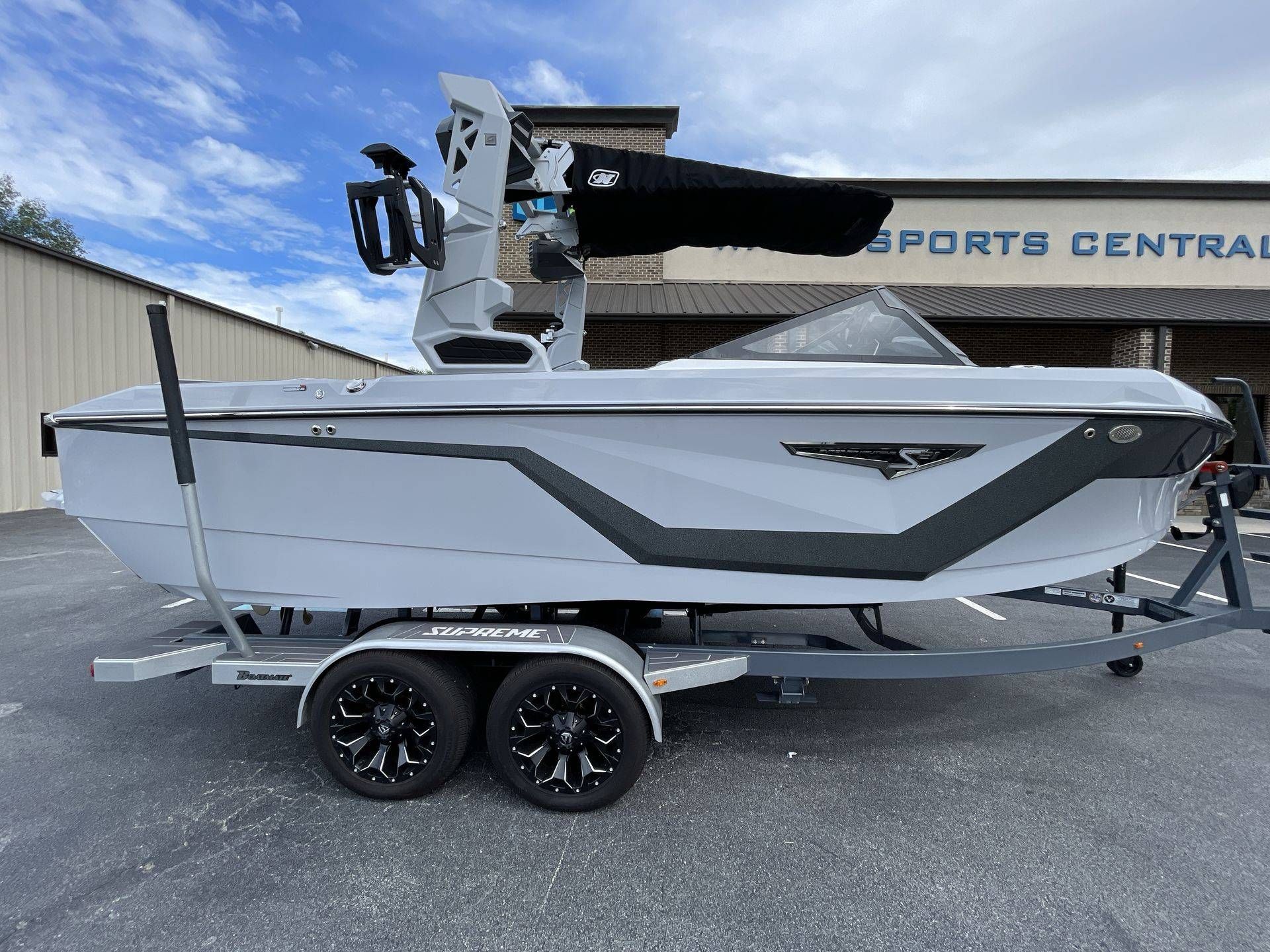 2025 Nautique S21