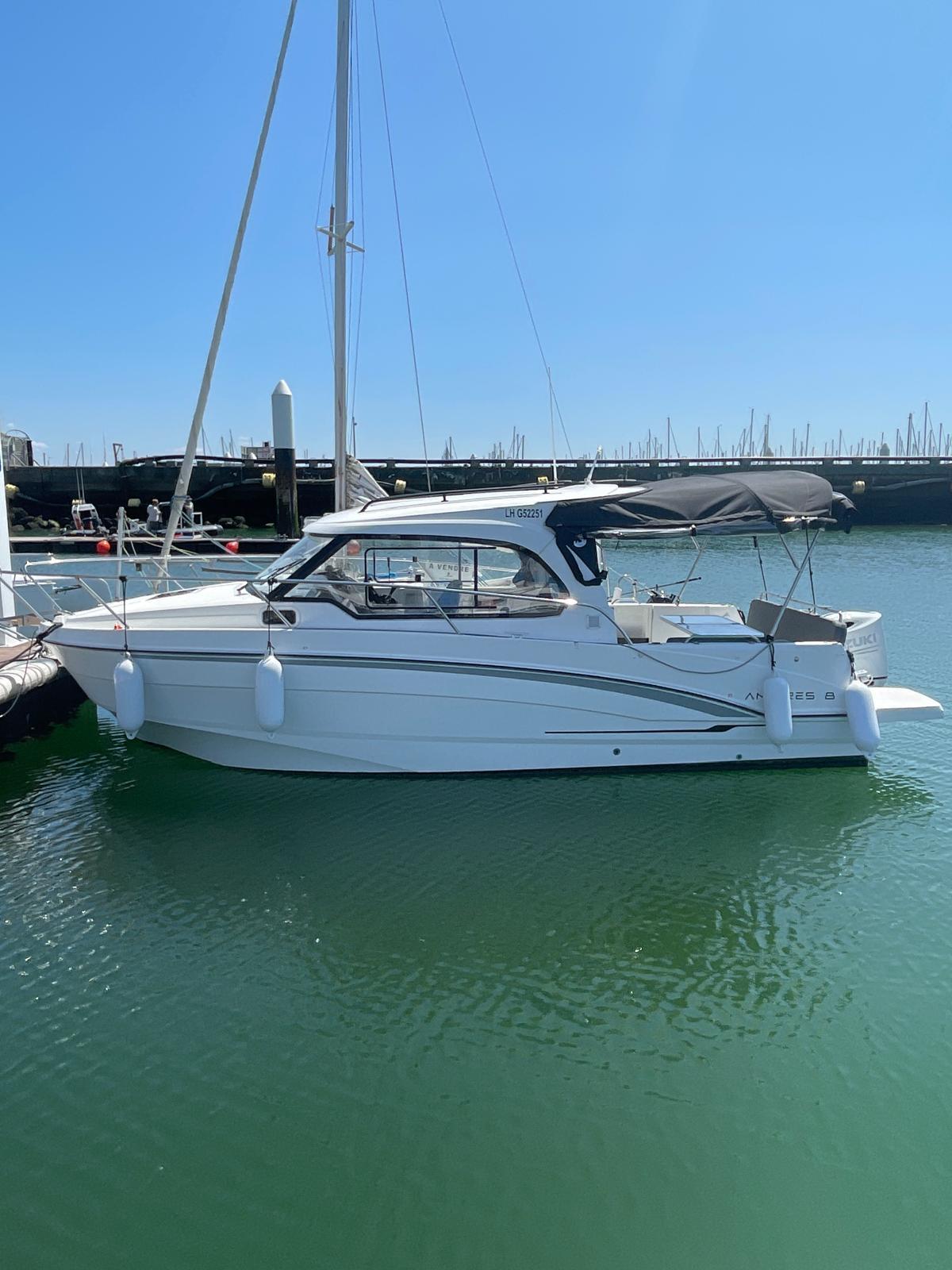 2023 Beneteau Antares 8 OB V2