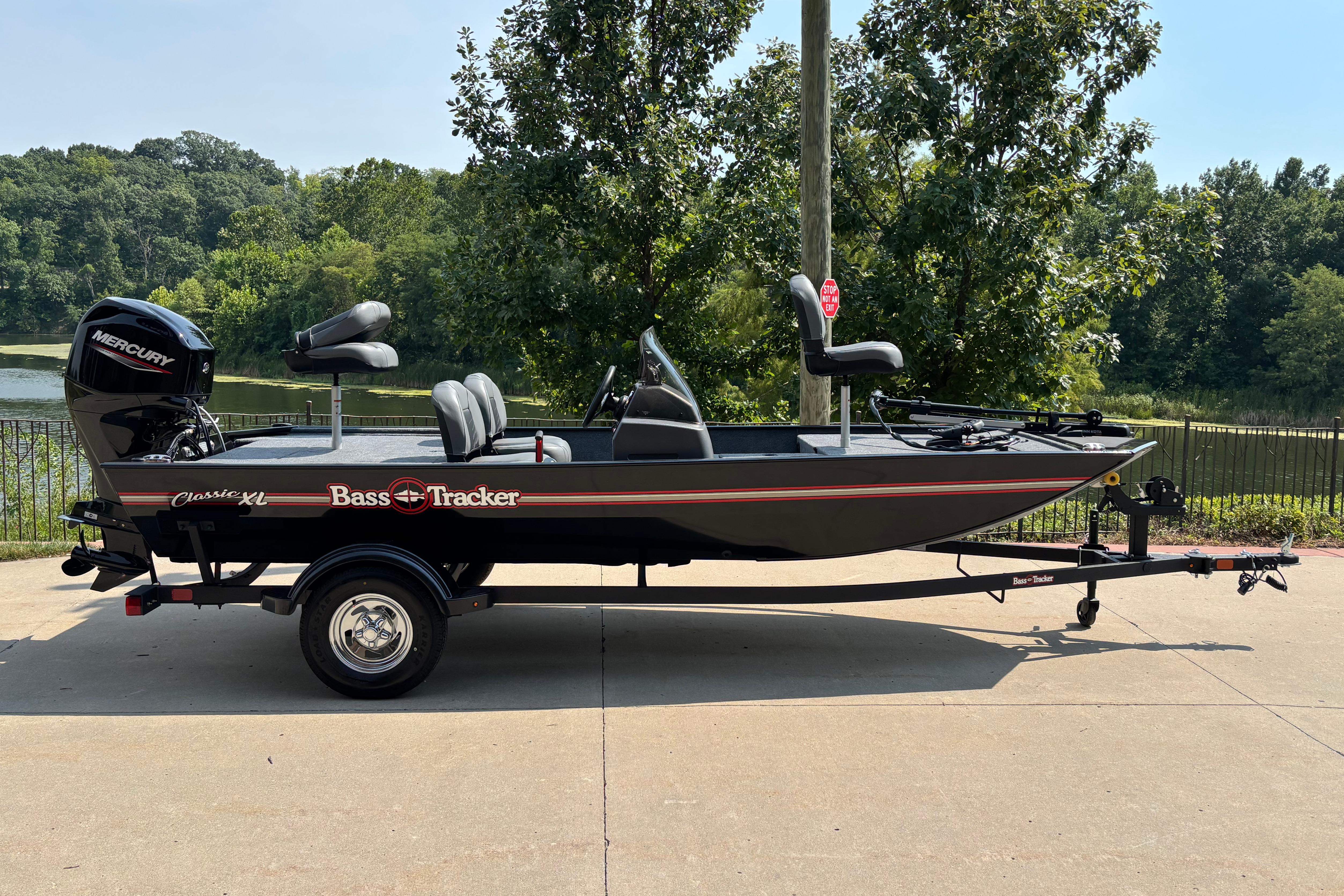 2026 Tracker Bass Tracker Classic XL