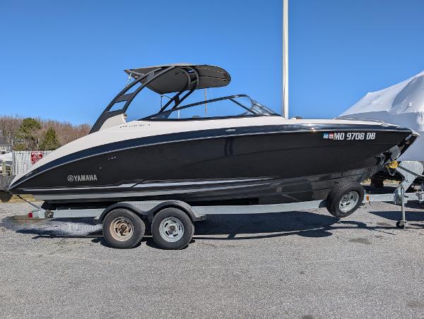 2019 Yamaha Boats 242 Limited S