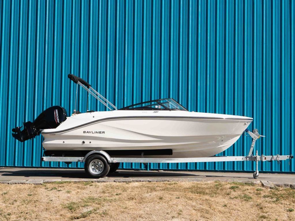 2025 Bayliner V20