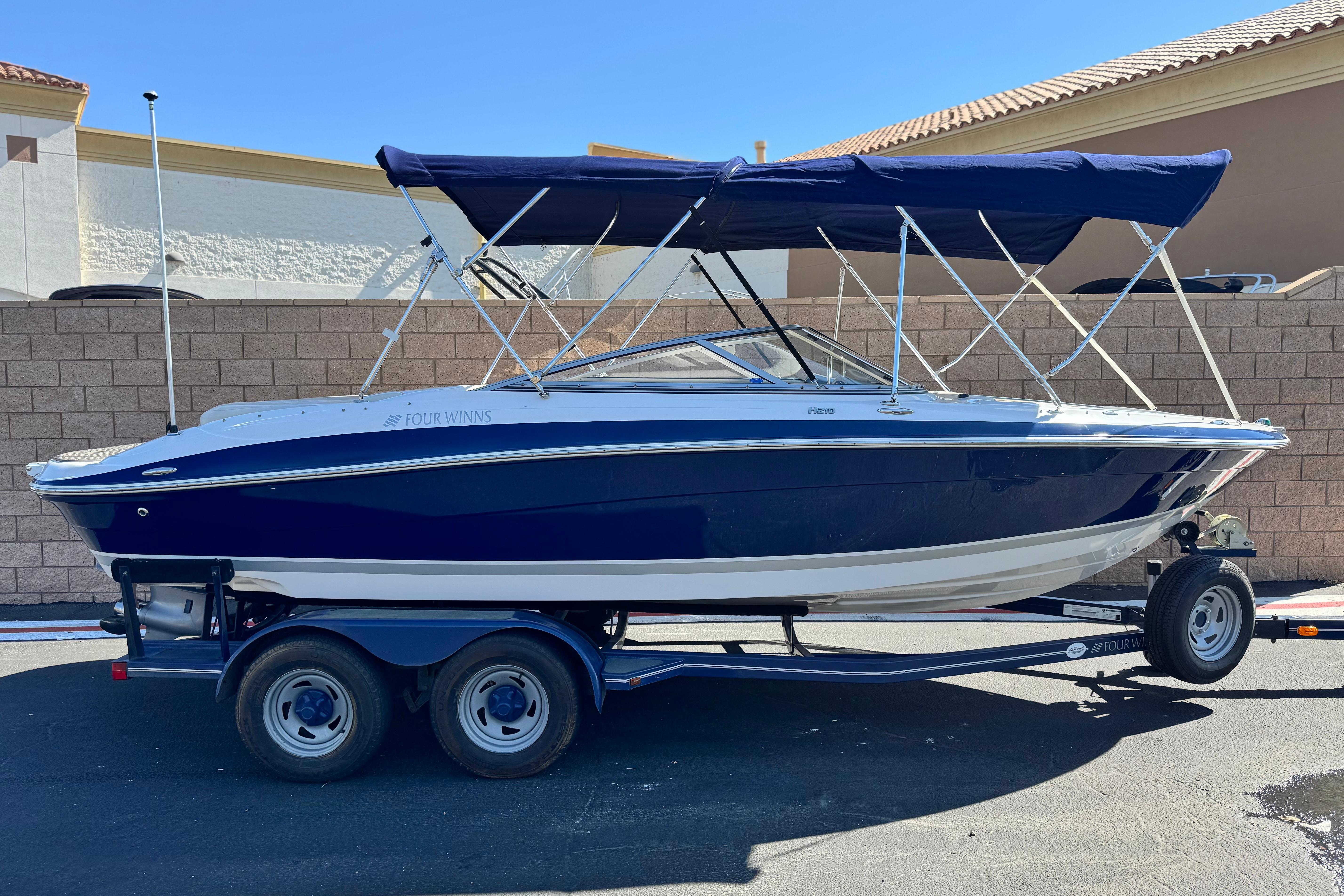 2010 Four Winns H210