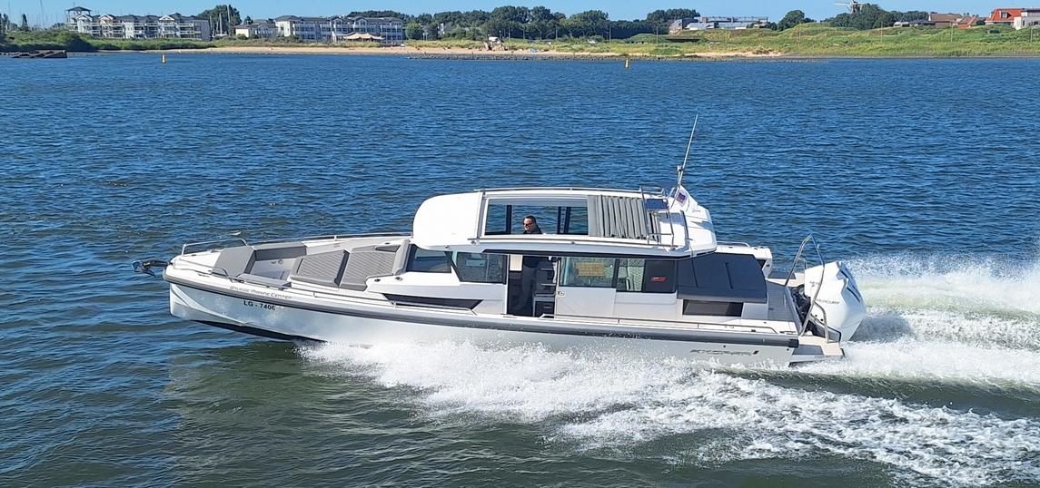 2019 Axopar 37
