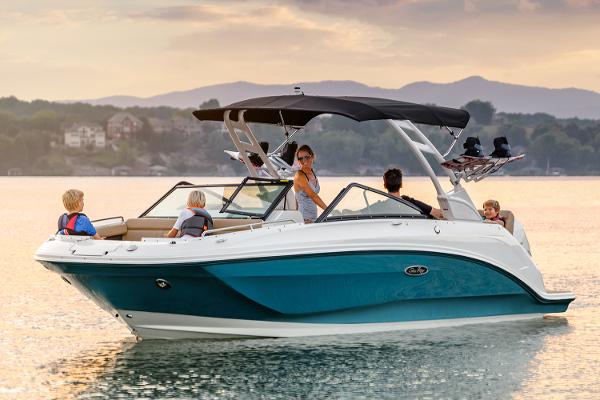 Sea Ray SDX 250 Outboard Manufacturer Provided Image