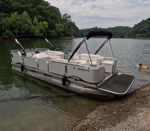 1988 Sun Tracker Party Barge