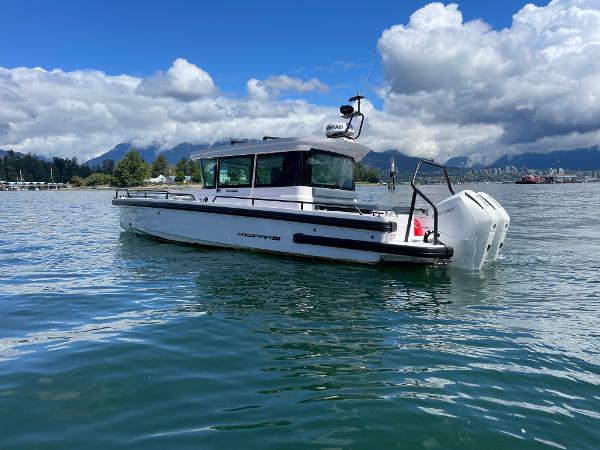 2022 Axopar 28 AFT CABIN