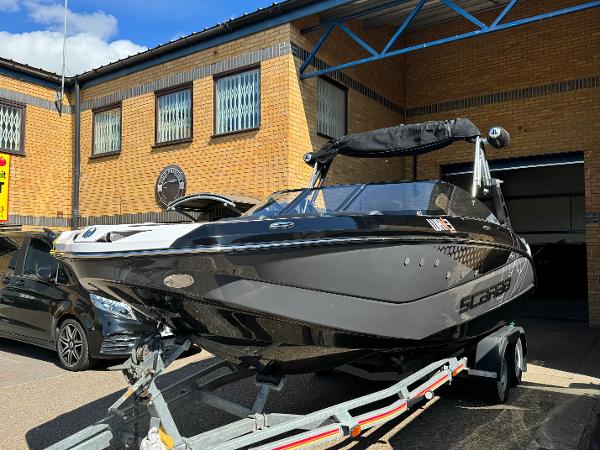 2022 Scarab 215 Wake Edition