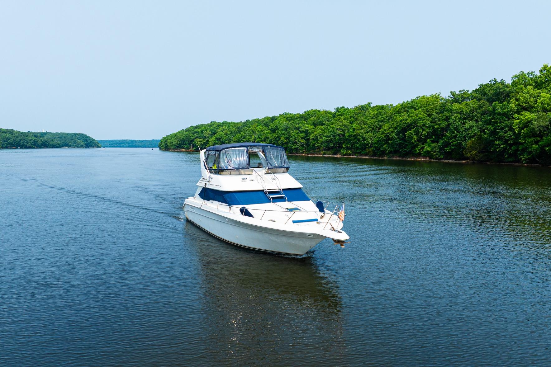 1995 Sea Ray 440 Express Bridge