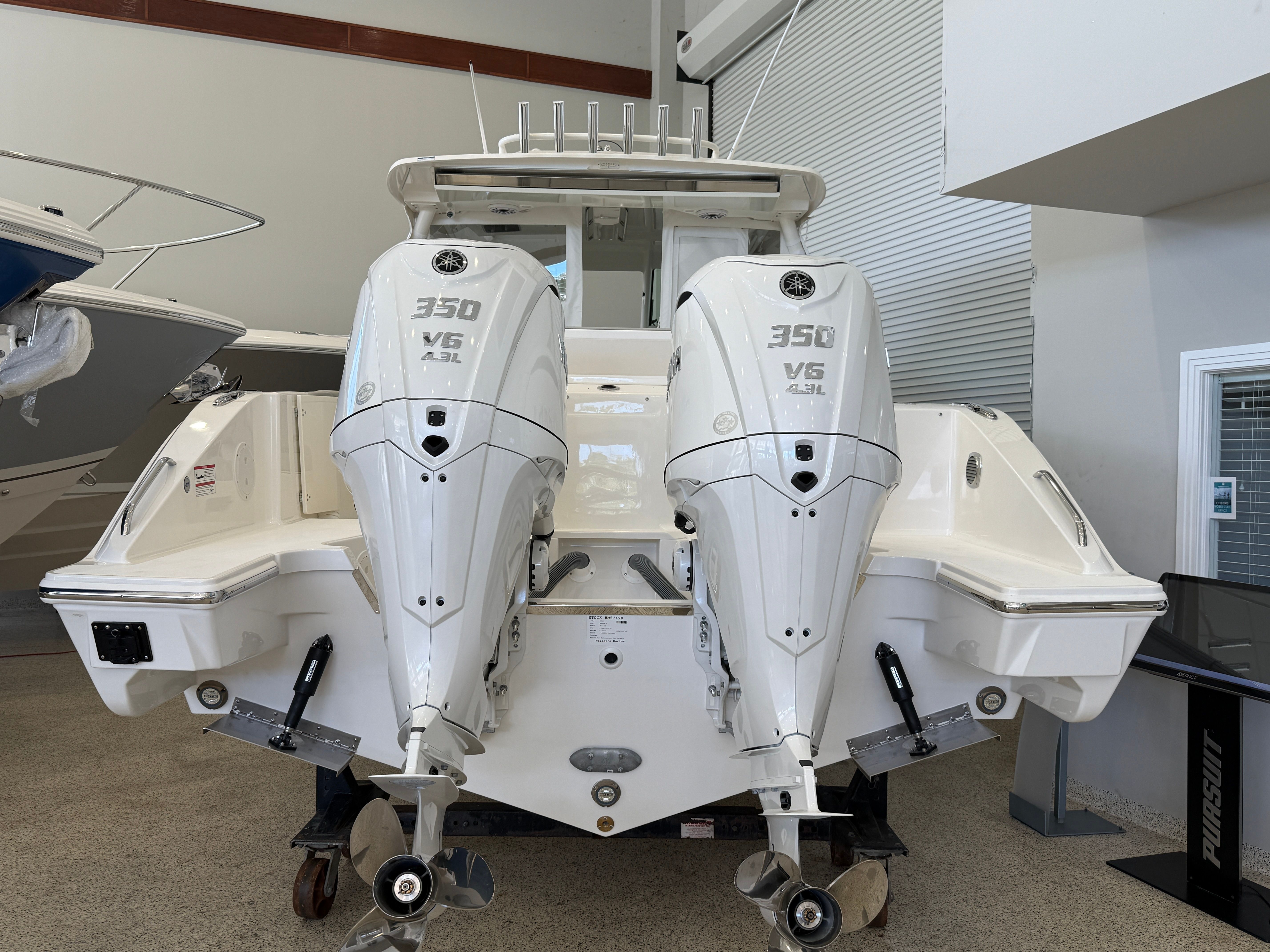 2026 Pursuit DC 326 Dual Console