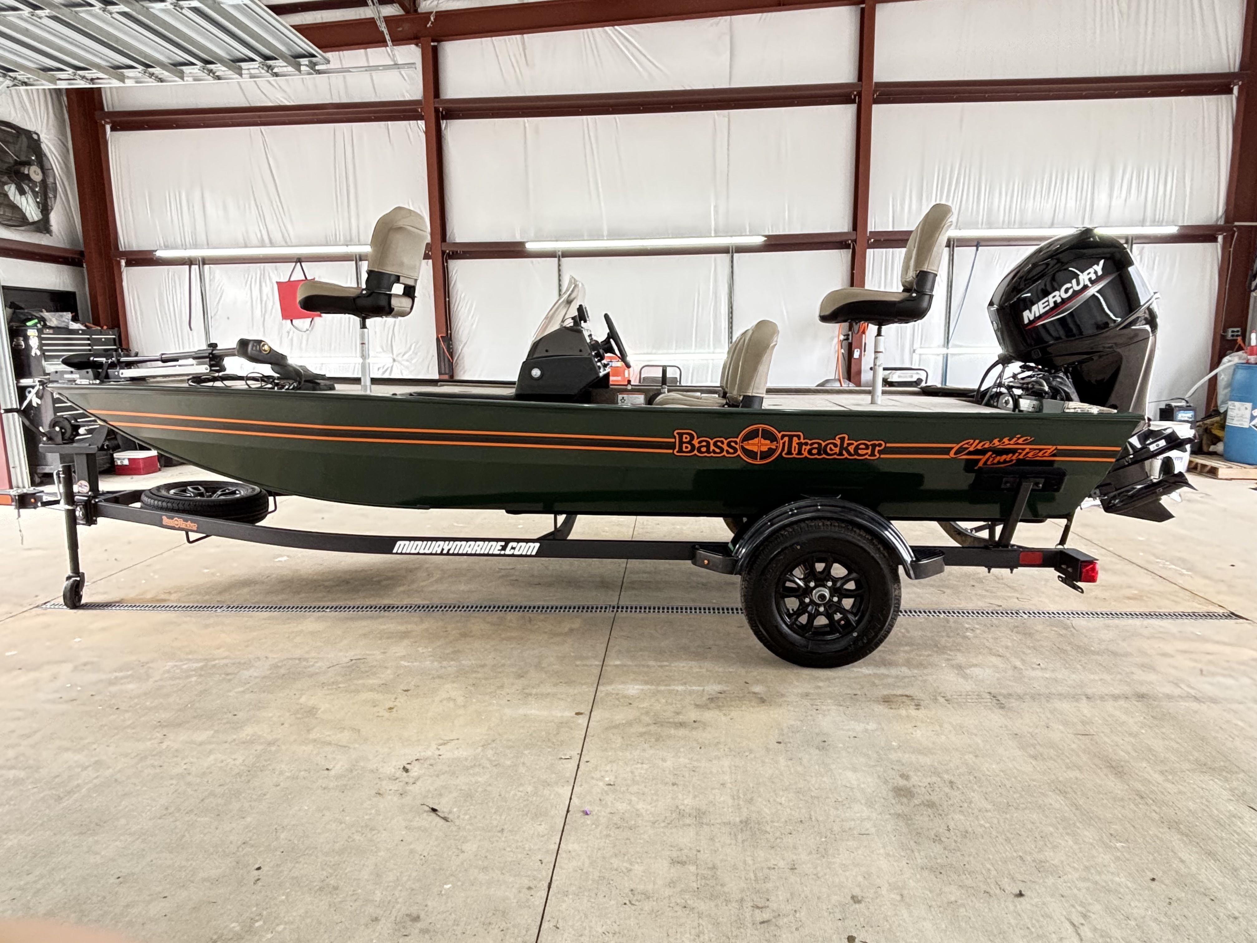 2026 Tracker Bass Tracker Classic Limited
