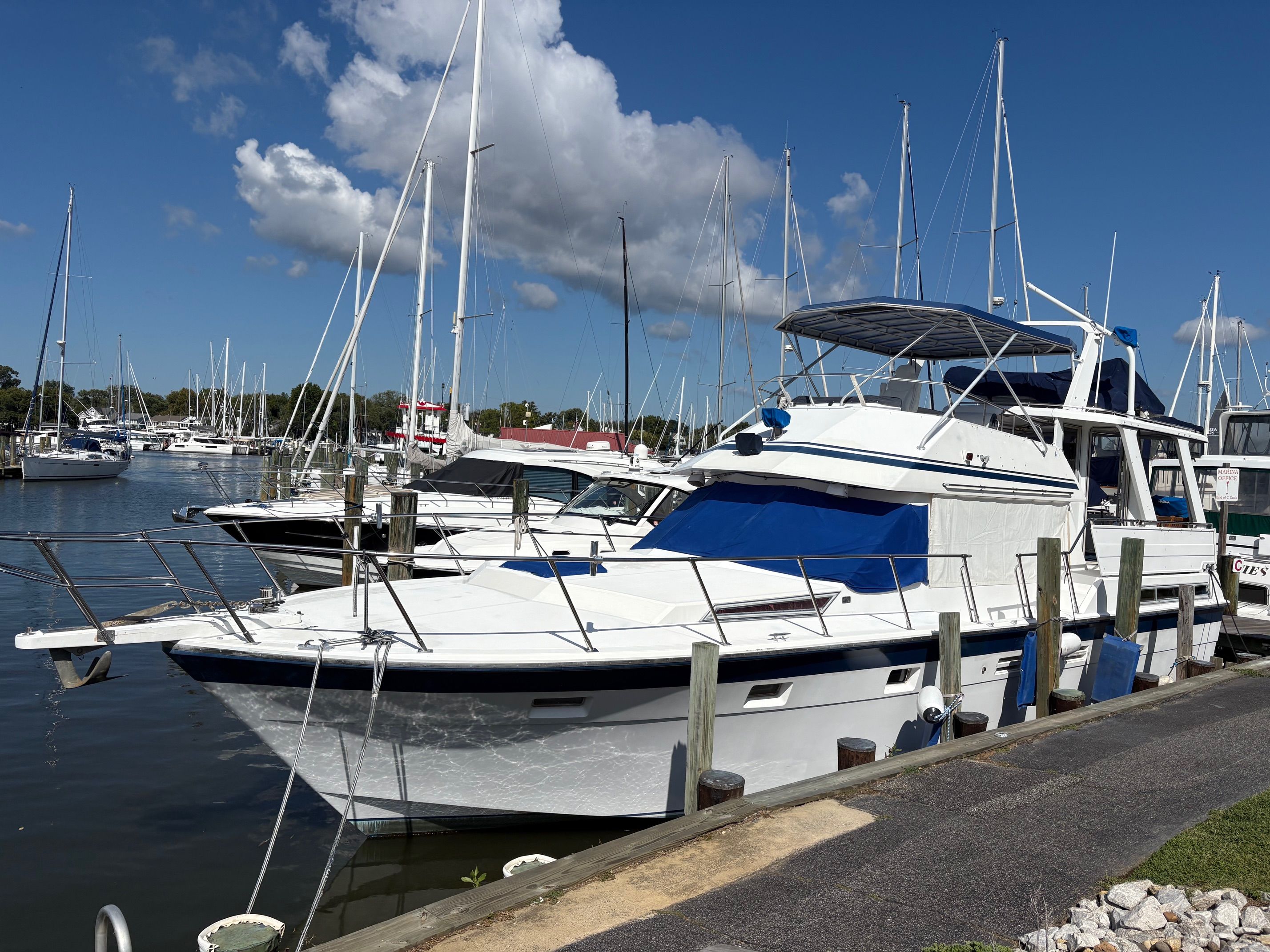 1987 Hi-Star 48 Sundeck