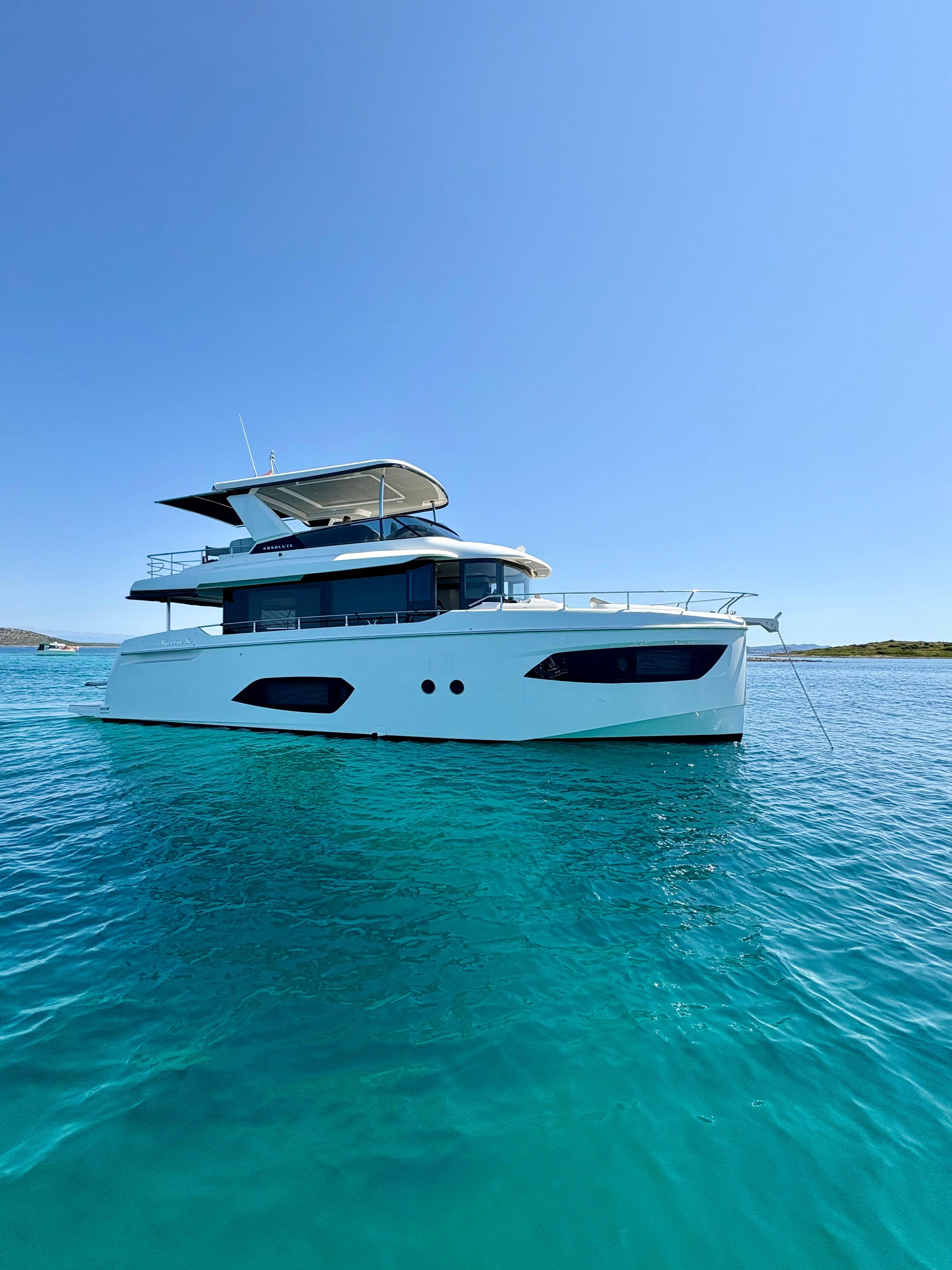 2024 Absolute NAVETTA 52