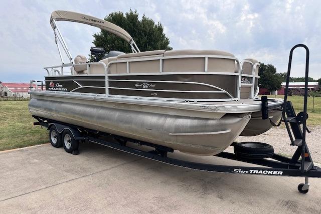 2018 Sun Tracker SportFish 22 XP3
