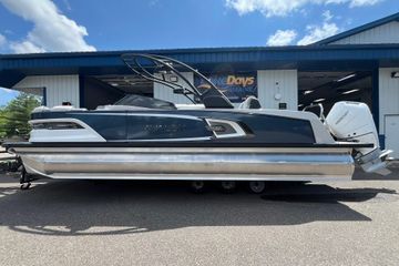 2025 Avalon Excalibur Versatile Rear Bench Windshield