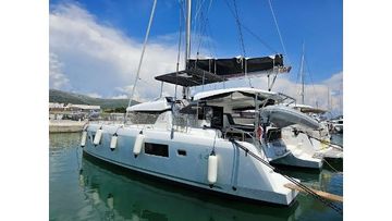 2022 Lagoon 42